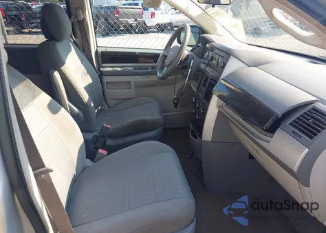 2010 Dodge Grand Caravan Sxt z USA, uszkodzony, nr VIN 2D4RN5D11AR416481